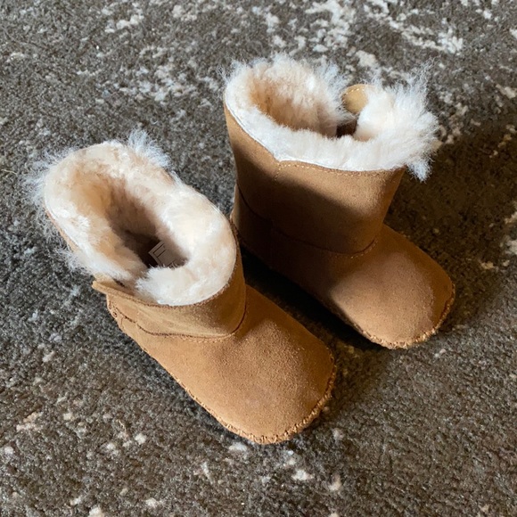 Original infant UGG boots - Picture 1 of 4